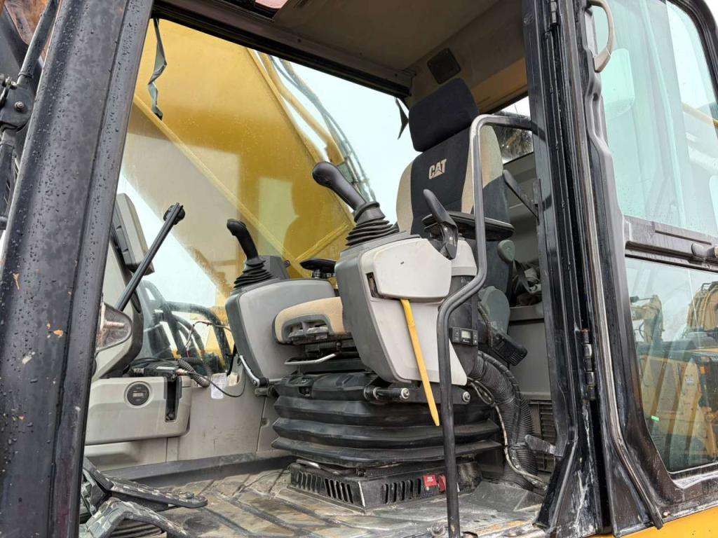 Caterpillar 352F Photo 19