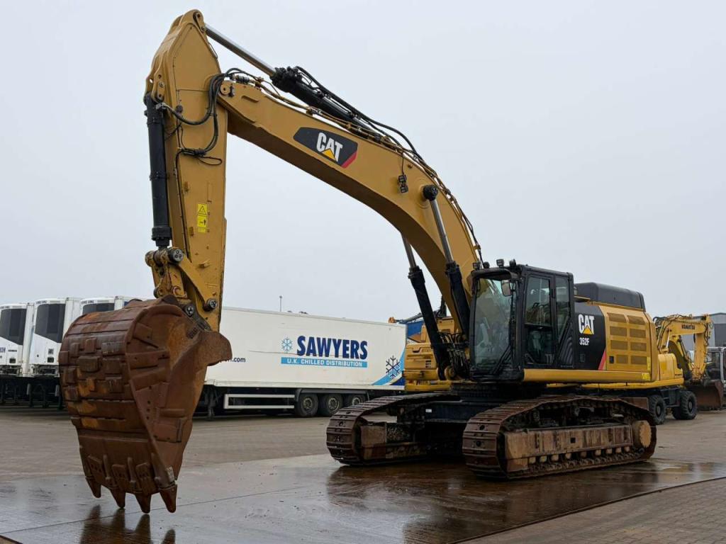 Caterpillar 352F Photo 2