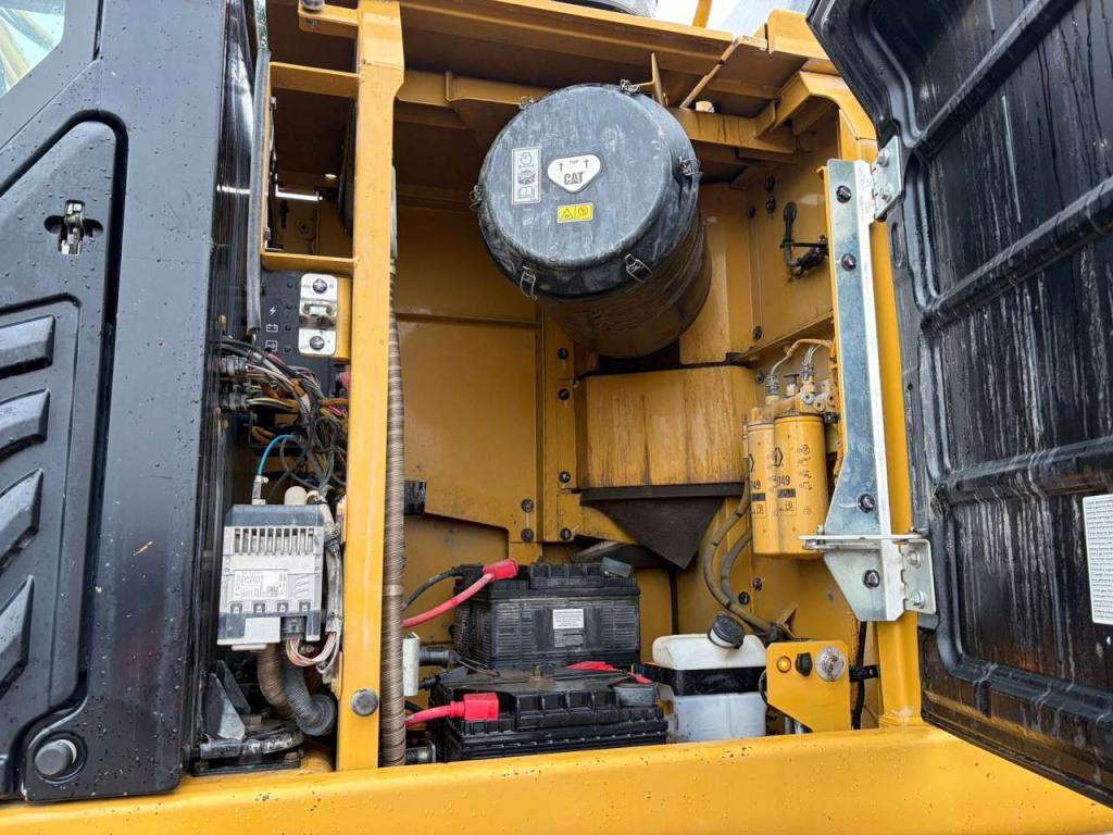 Caterpillar 352F Photo 28