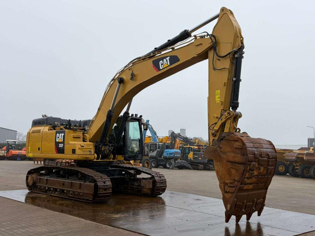 Caterpillar 352F Photo 7