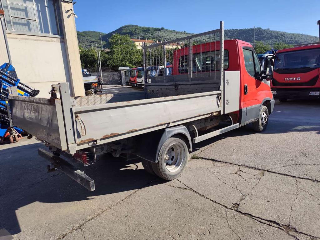 Iveco DAILY 35-130 Photo 27