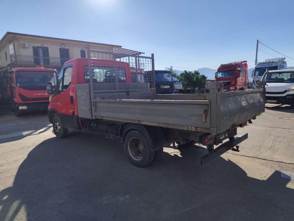 Iveco DAILY 35-130 Photo 30