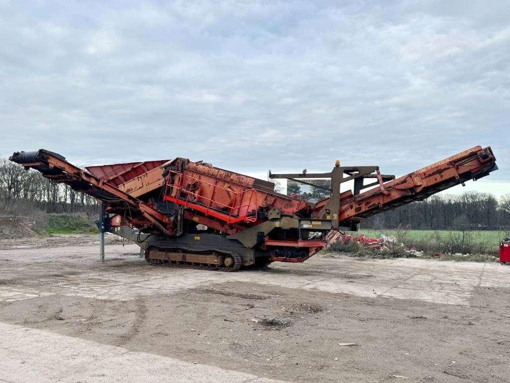 Terex Finlay 883 - Deutz Engine / 2 Side Conveyor Photo 2