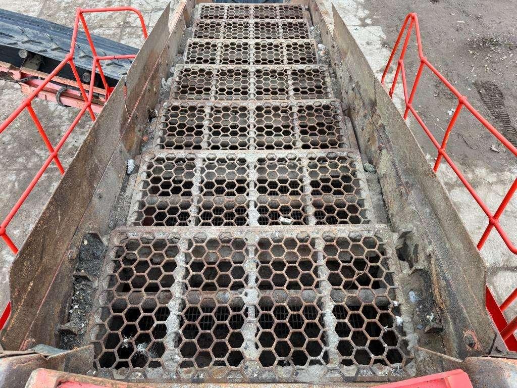 Terex Finlay 883 - Deutz Engine / 2 Side Conveyor Photo 20