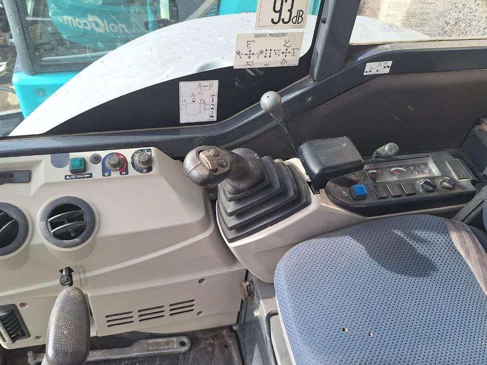 Kobelco SK30SR-6 Photo 5