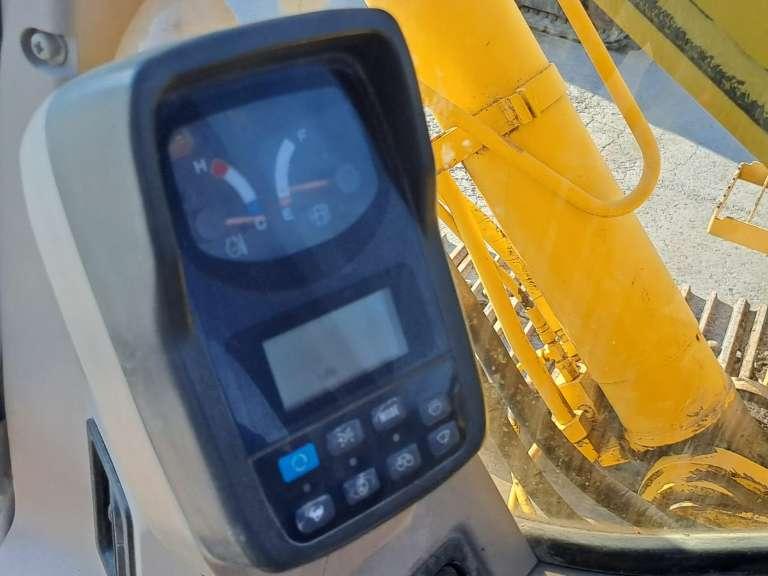 New Holland E265 Photo 10