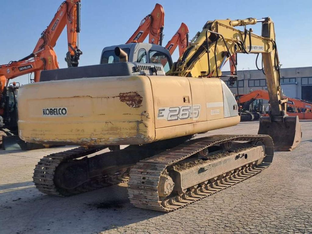 New Holland E265 Photo 5