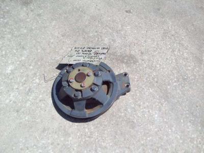 Support avec poulie de ventilateur pour Fiat Hitachi EX215 - MOTORE TERMICO 8065.25 en vente par OLM 90 Srl