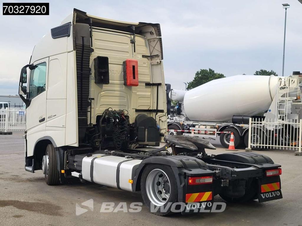 Volvo FH 460 4X2 Mega 2x Tanks Standklima Hebesattel Photo 2