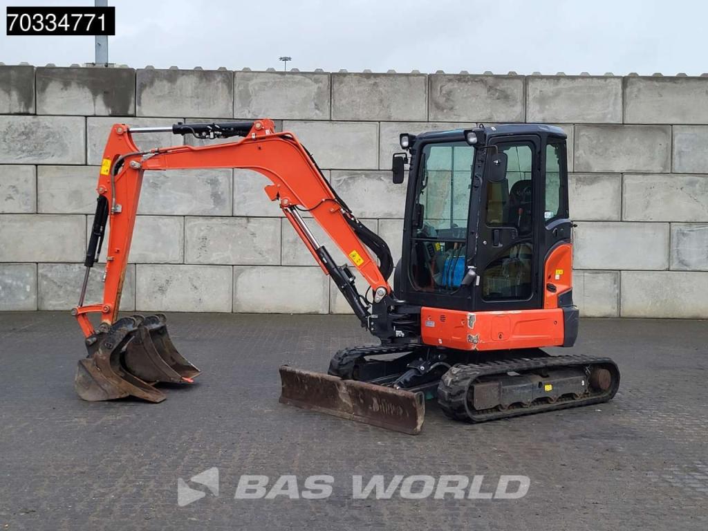 Kubota U36 -4 3 Buckets Photo 2
