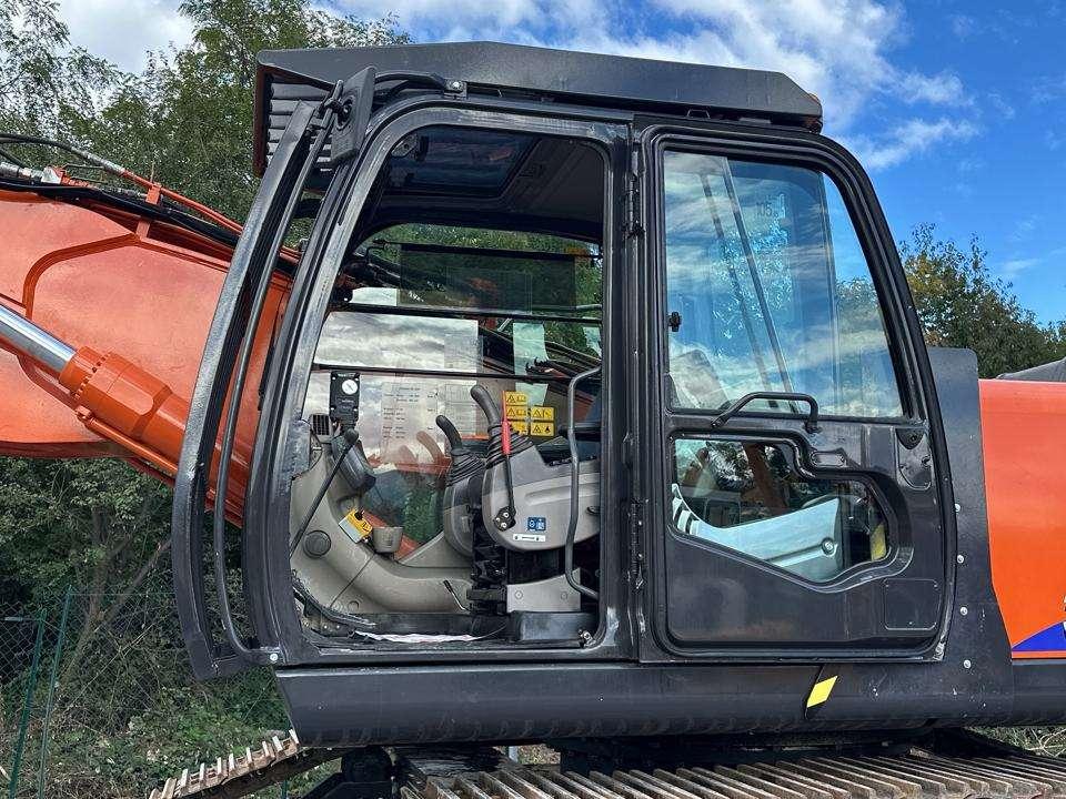 Hitachi ZX350LCN-3 HSD Photo 12