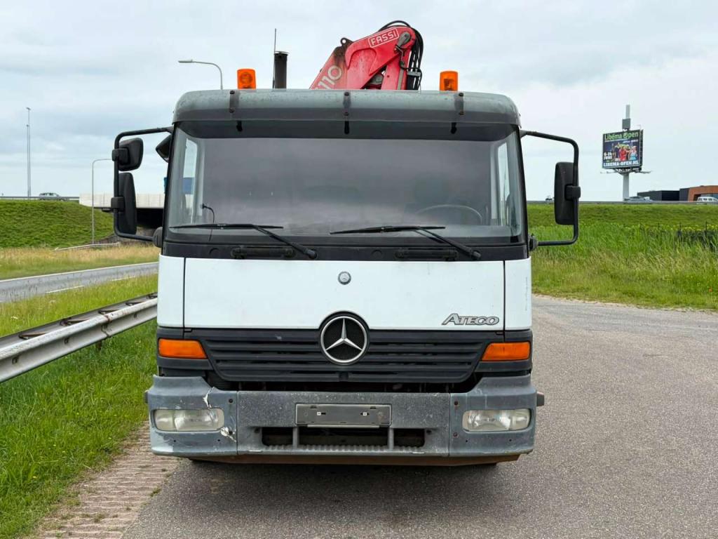Mercedes-Benz 1523 Photo 8