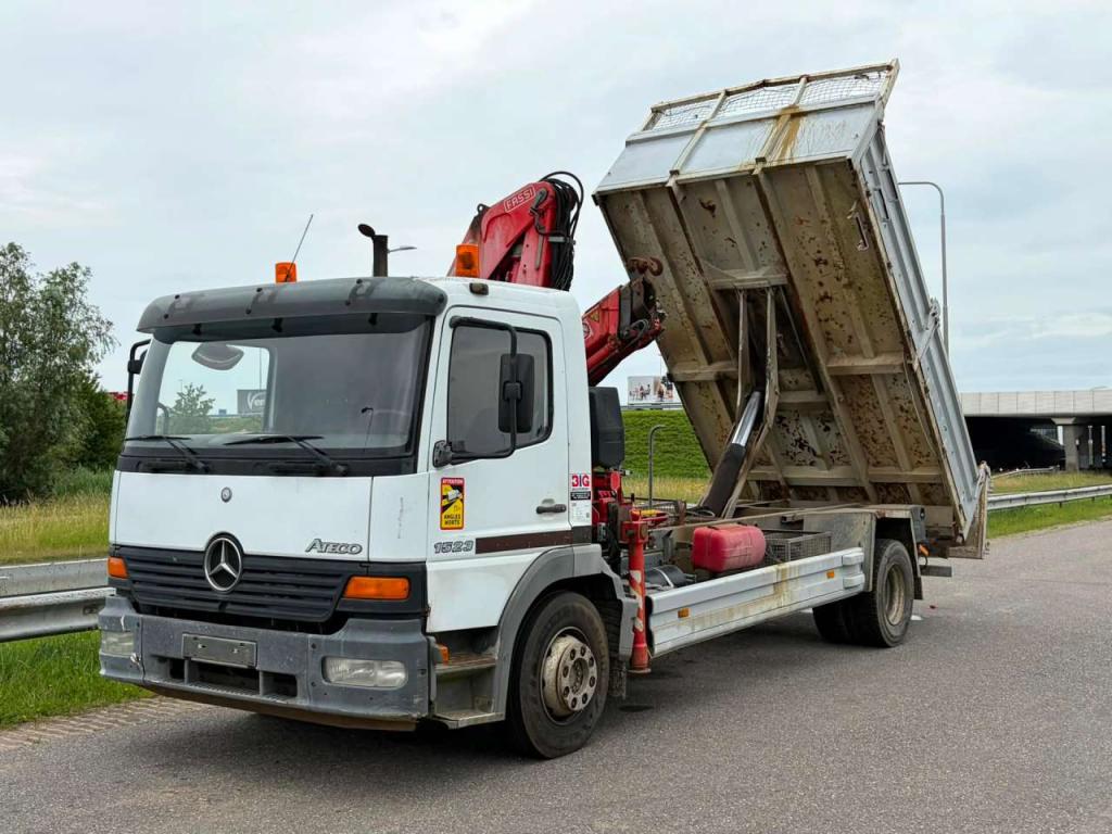 Mercedes-Benz 1523 Photo 9