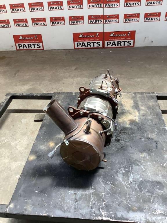 Pot d'échappement pour Hitachi ZX135 US-7 Photo 4
