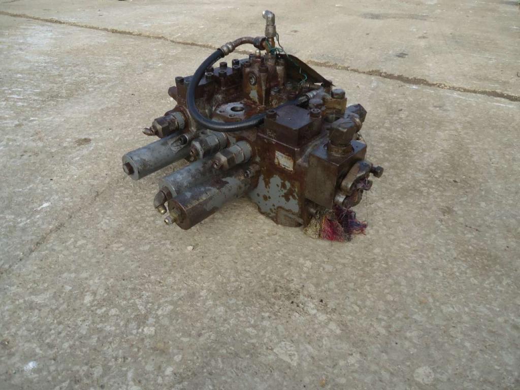 Distributeur hydraulique pour Hitachi ZW310 Photo 3