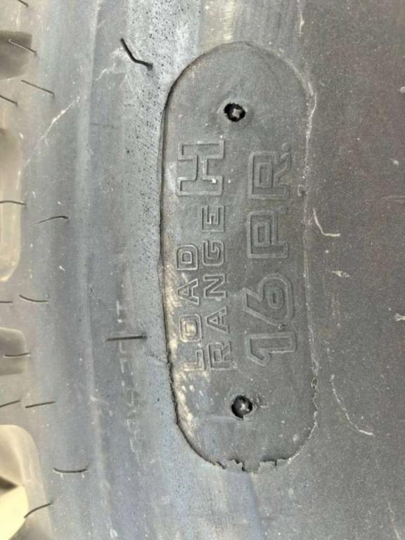 Pneu pour Komatsu 1000 x 20 Set / 10.00 x 20: 4x2 Tyres Photo 5
