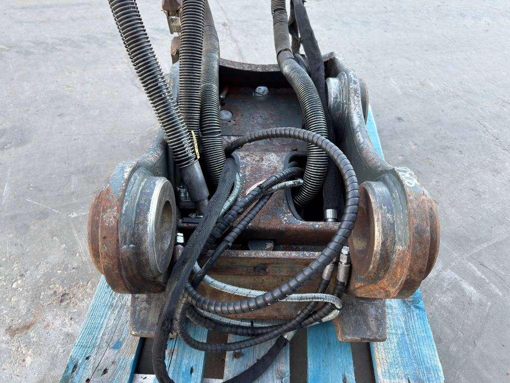 OilQuick OQ80 - M318D / M320F / M322D / 320D / 320E / 323D Photo 6