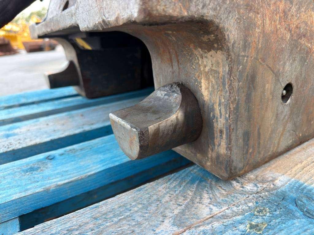 OilQuick OQ80 - M318D / M320F / M322D / 320D / 320E / 323D Photo 9