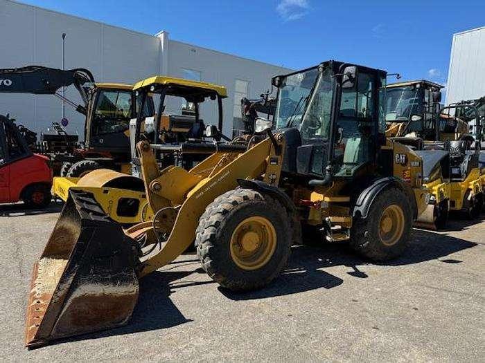 Caterpillar 908M Photo 1