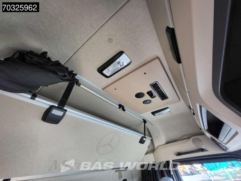 Mercedes-Benz Actros 1845 4X2 BigSpace Retarder 2xTanks Standklima Photo 30