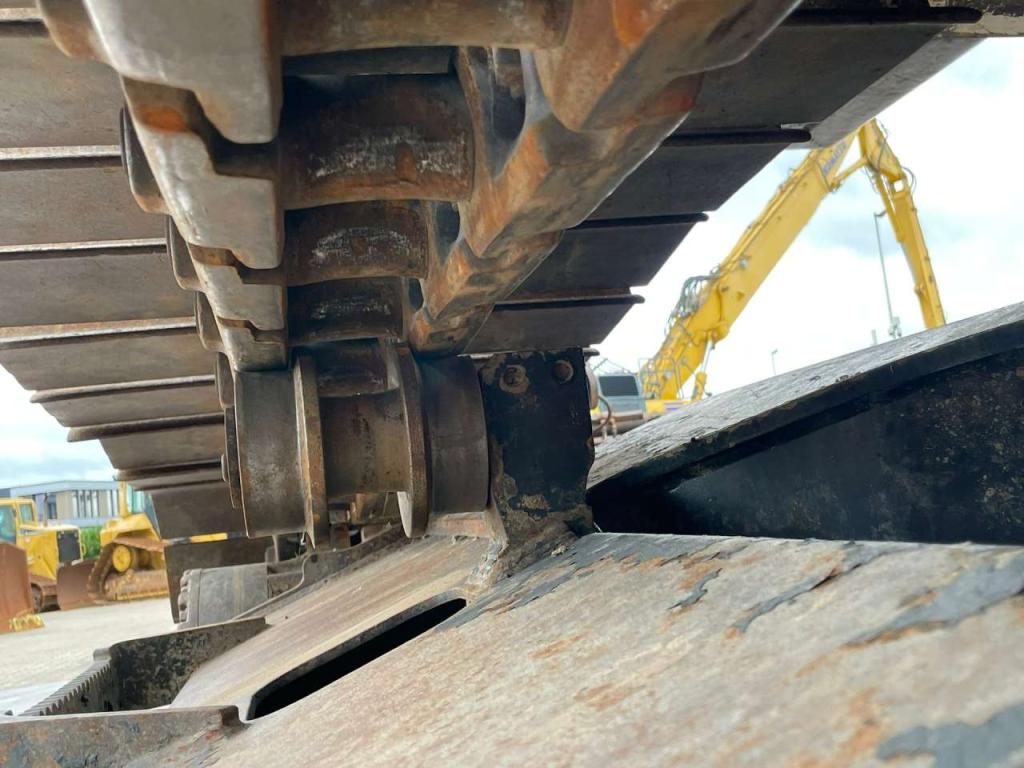 Komatsu PC240NLC-10 Photo 14