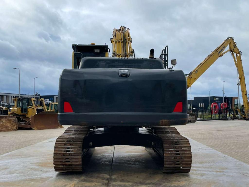 Komatsu PC240NLC-10 Photo 4