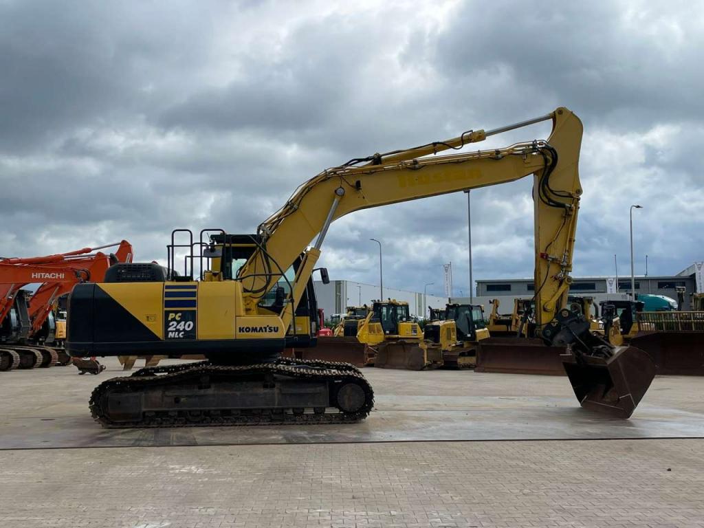 Komatsu PC240NLC-10 Photo 5