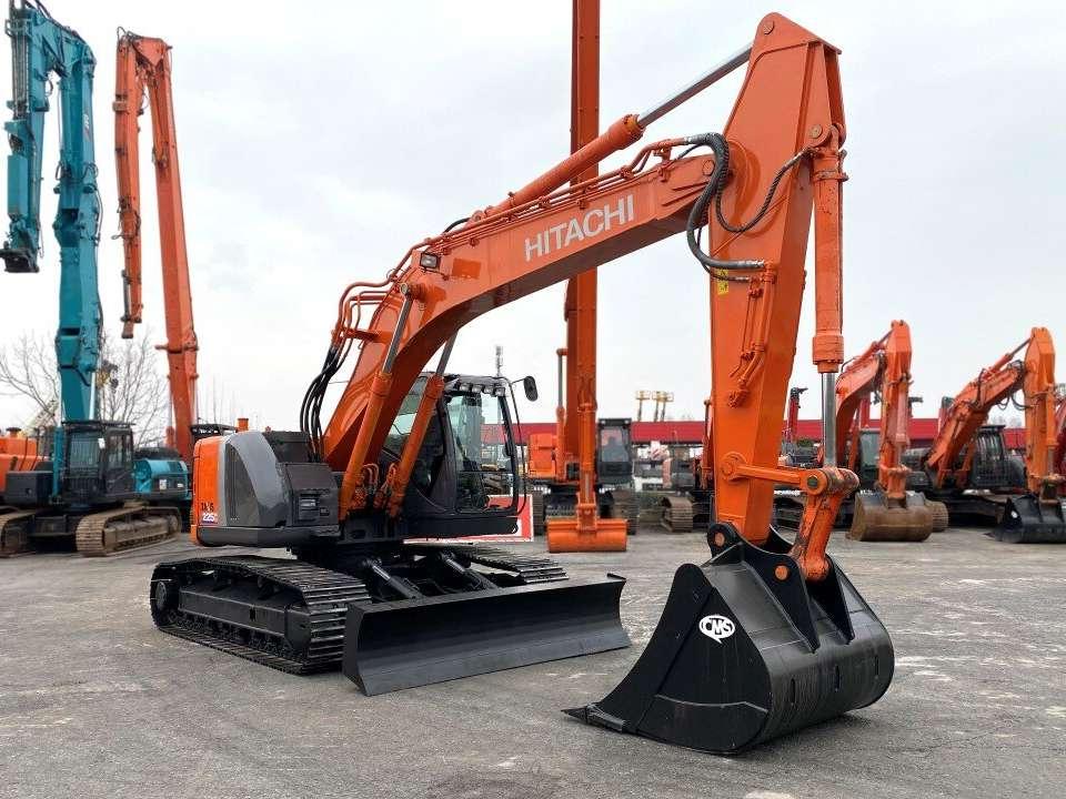 Hitachi ZX225 USBLC Photo 11