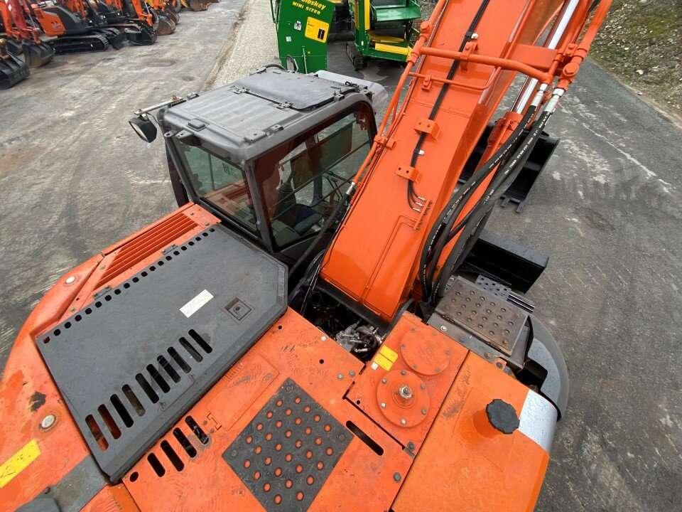 Hitachi ZX225 USBLC Photo 17