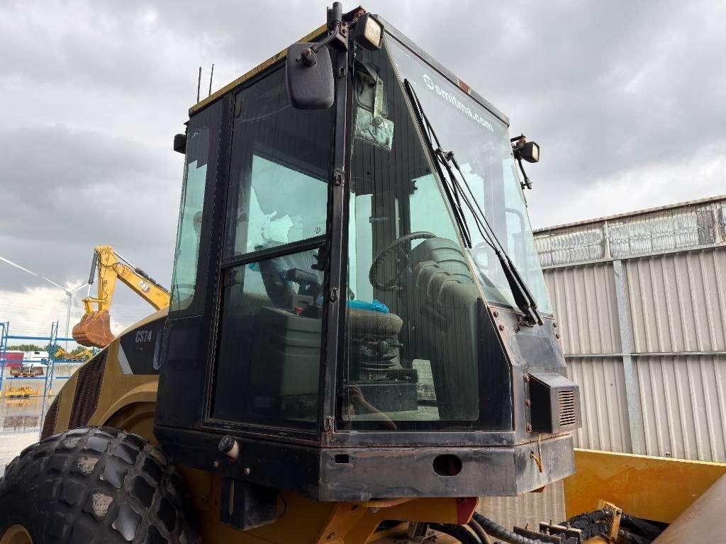 Caterpillar CS74 Photo 15