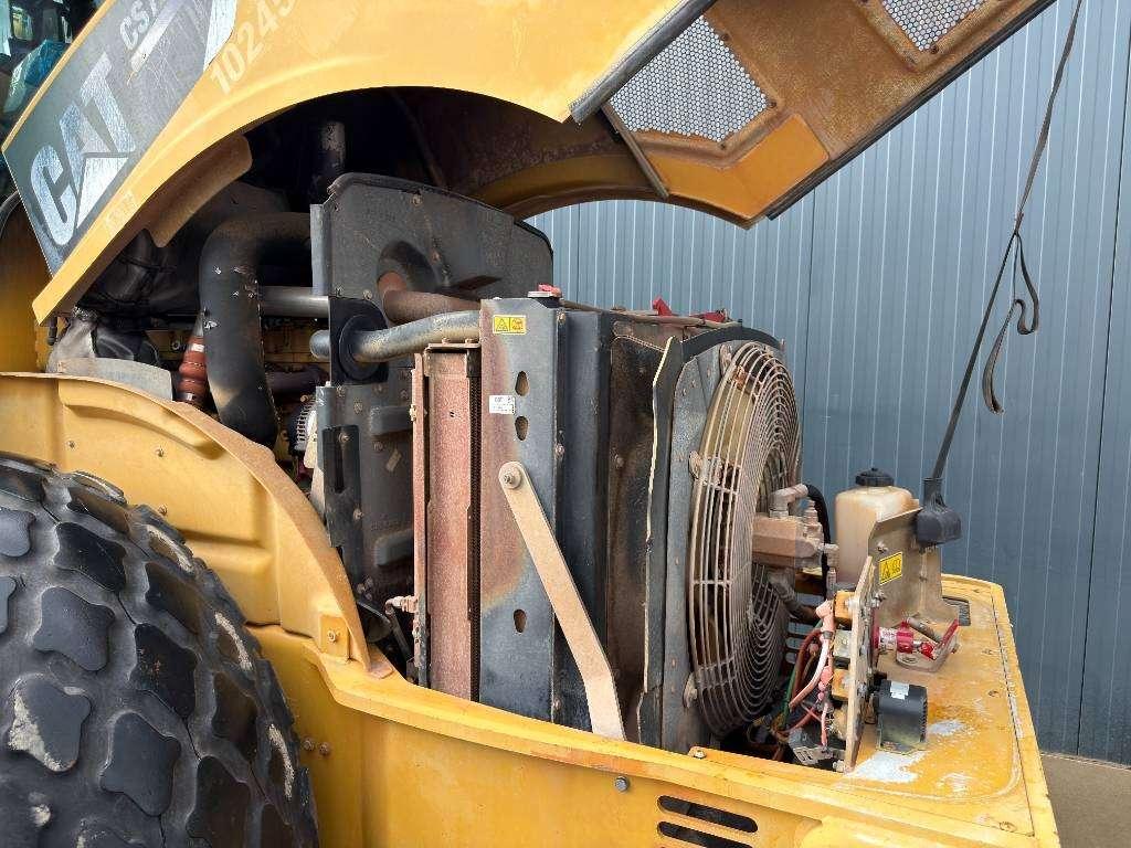 Caterpillar CS74 Photo 23