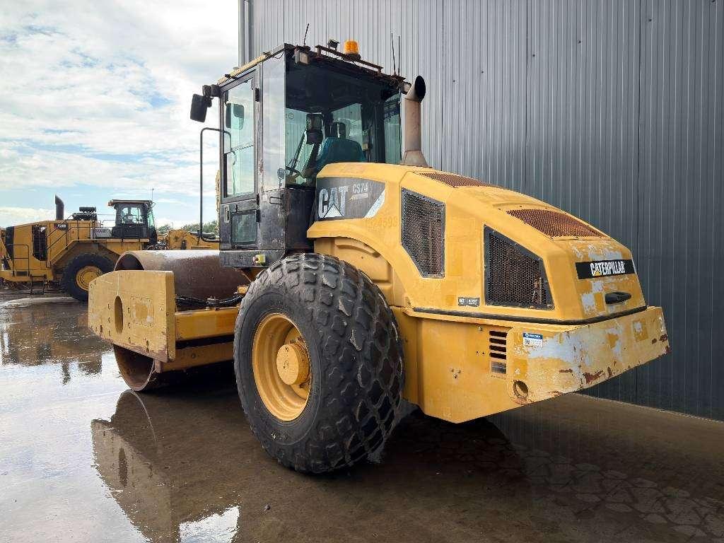 Caterpillar CS74 Photo 3