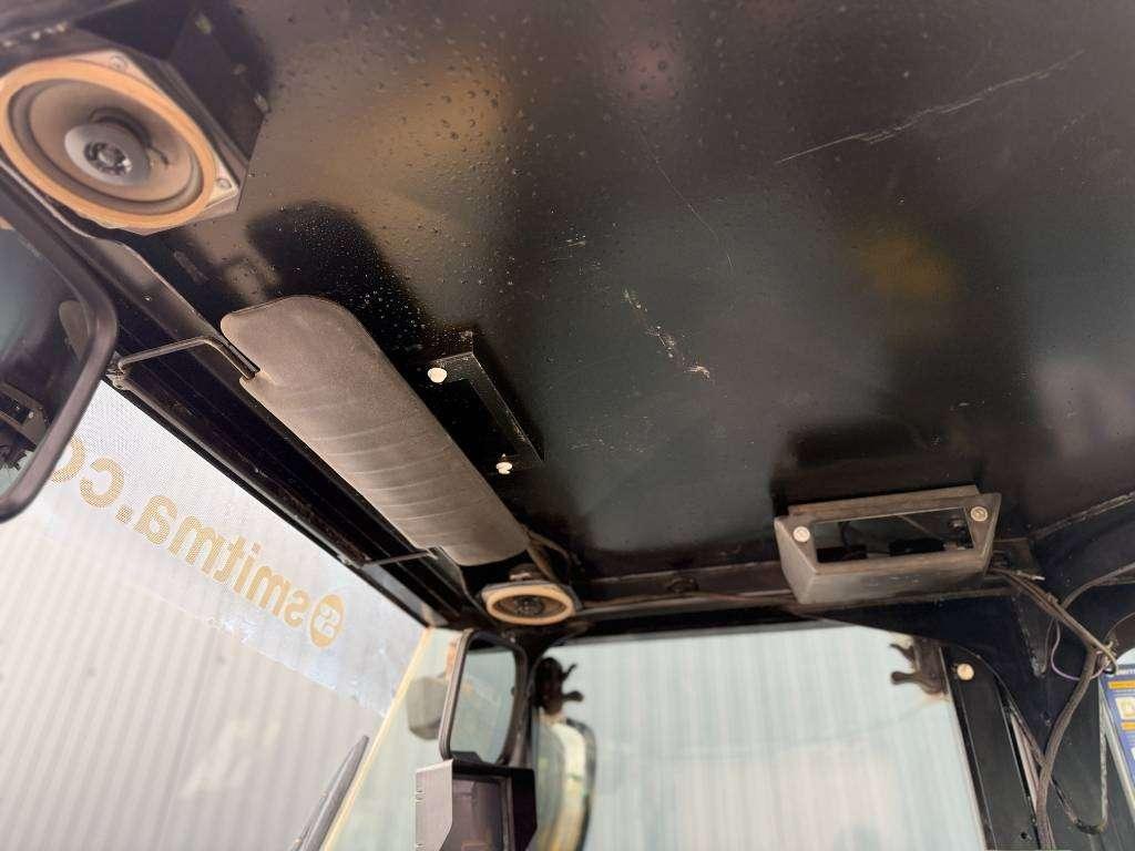 Caterpillar CS74 Photo 30