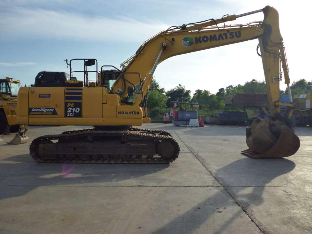 Komatsu PC210LCi-11 Photo 10
