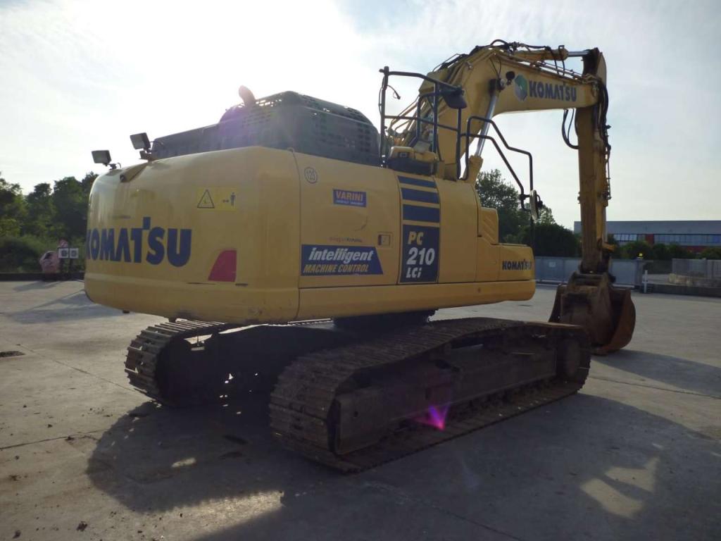 Komatsu PC210LCi-11 Photo 11