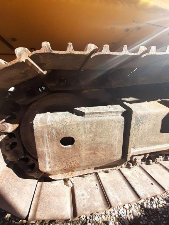Komatsu PC210LCi-11 Photo 4