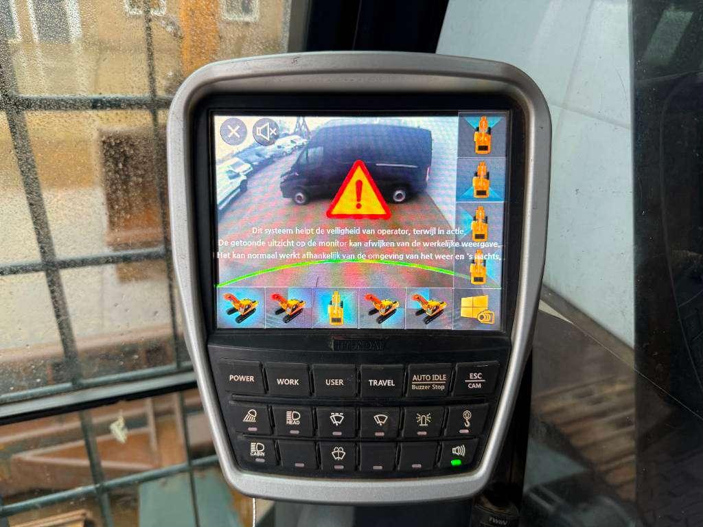 Hyundai HX235 LCR - Extra Bucket / Automatic Greasing Photo 11