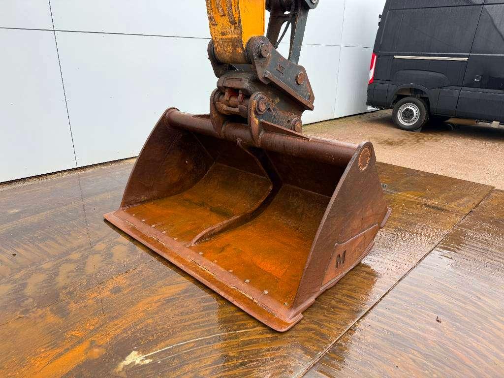 Hyundai HX235 LCR - Extra Bucket / Automatic Greasing Photo 18