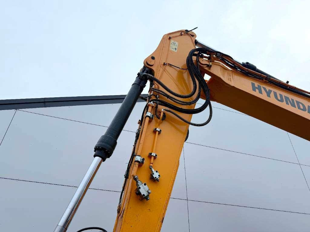 Hyundai HX235 LCR - Extra Bucket / Automatic Greasing Photo 28