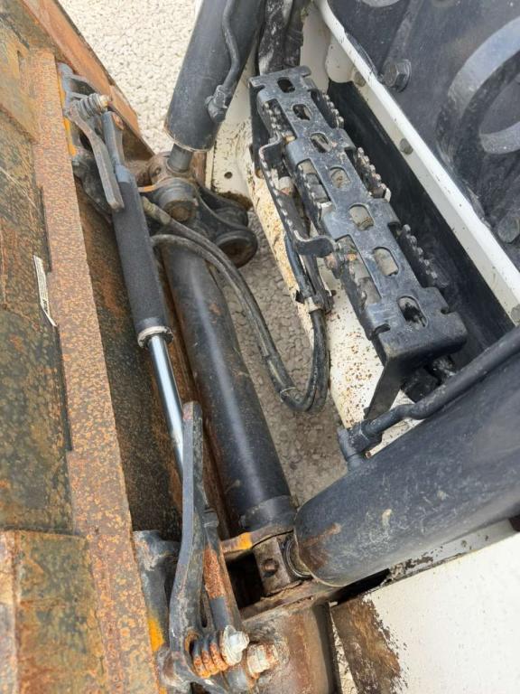 Bobcat T770 Photo 14
