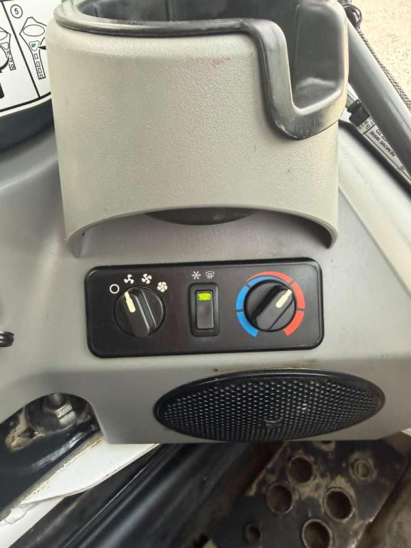 Bobcat T770 Photo 8