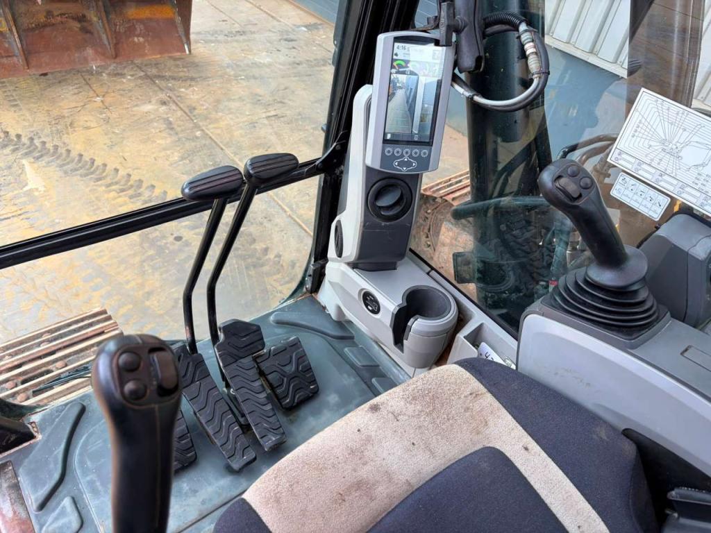 Caterpillar 320FL Photo 21