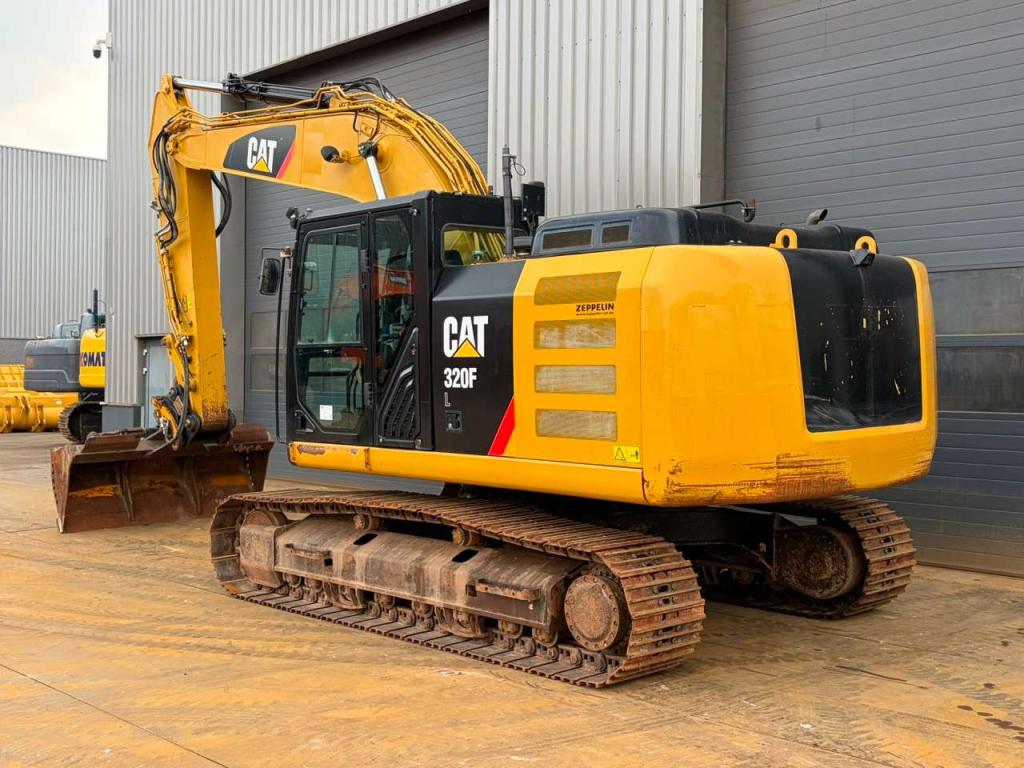 Caterpillar 320FL Photo 3