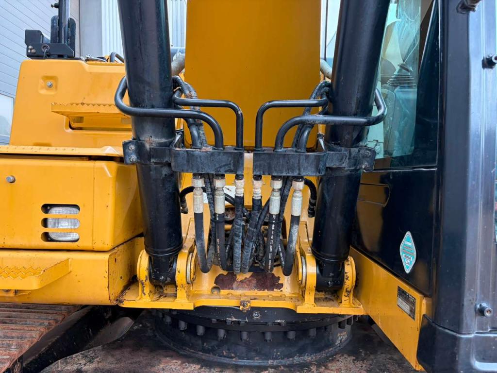Caterpillar 320FL Photo 9