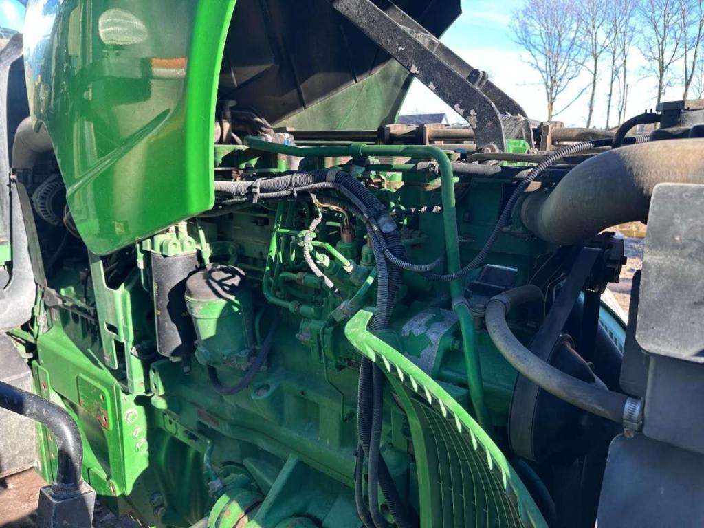 John Deere 8120 Powershift Photo 15