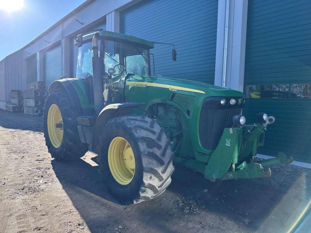 John Deere 8120 Powershift Photo 2