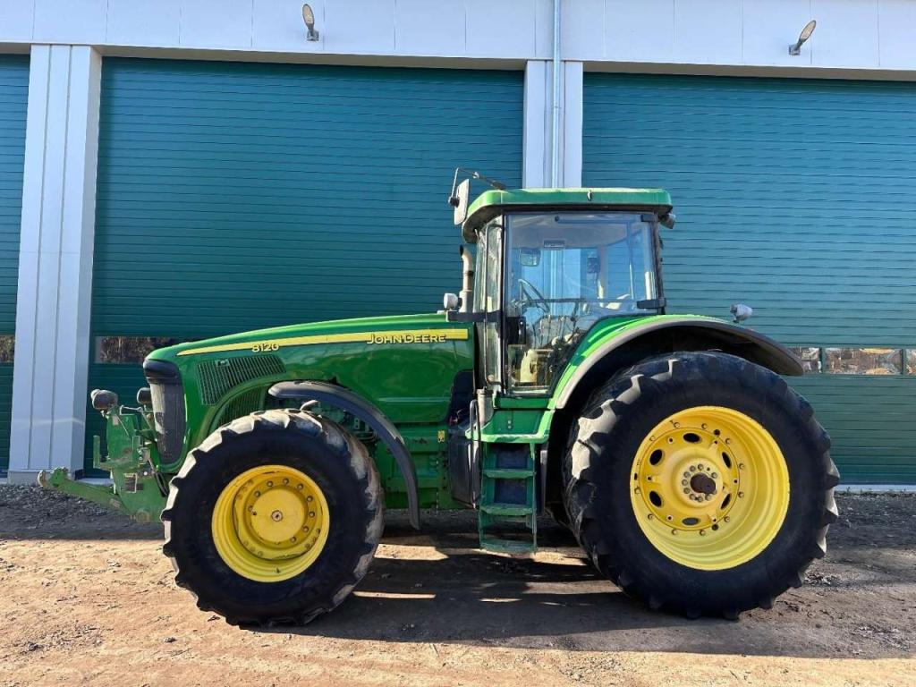 John Deere 8120 Powershift Photo 3