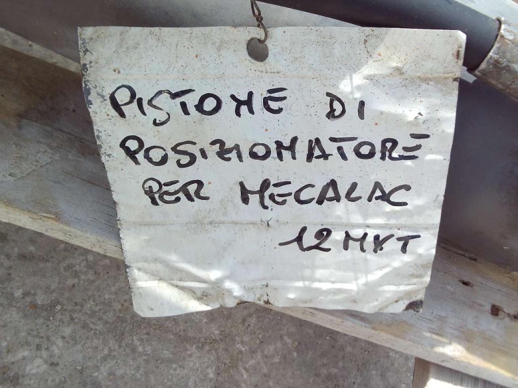 Piston positionneur pour Mecalac 12MXT Photo 4
