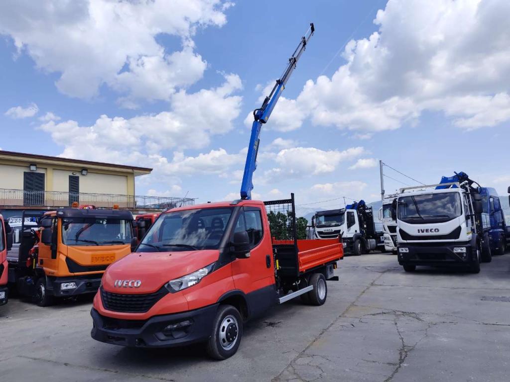 Iveco DAILY 35-120 Photo 21
