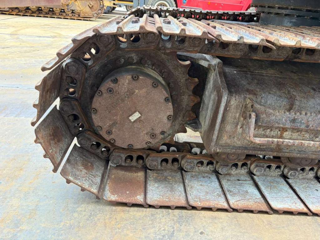 Hyundai R125LCR-9A Photo 21
